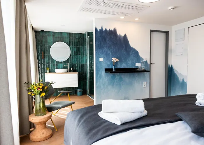 Hotel na wodzie Marina 2*