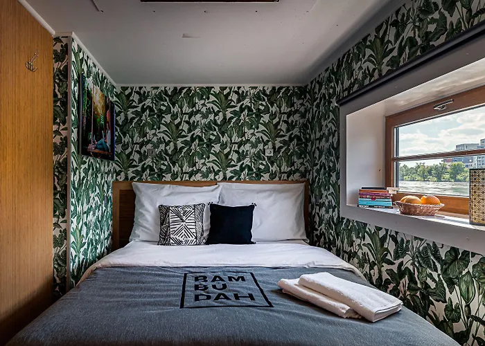Hotel na wodzie Marina 2*