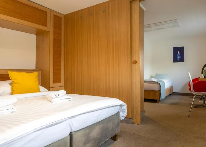 Hotel na wodzie Marina 2*
