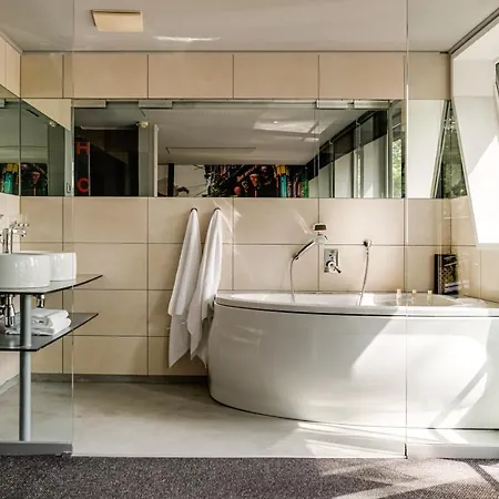 Marina 船上ホテル プラハ