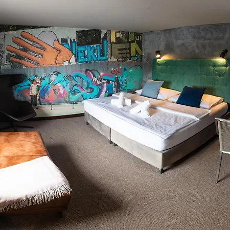 Hotel na wodzie Marina 2*