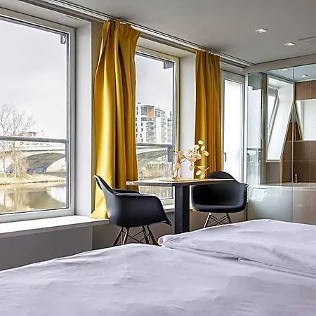 Marina Hotel na wodzie Praga