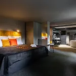 Marina 2*